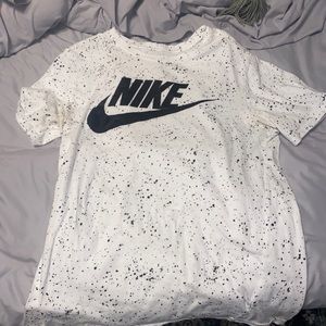 Small Nike tee shirt